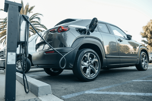 Koerstrend Tesla wijst op lagere koers. Bodem?