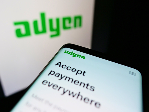 Adyen trendmatig positief